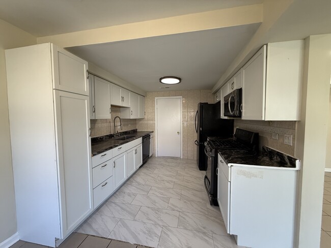 Building Photo - 1874 Windward Ln