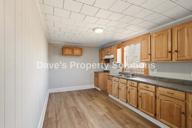 Building Photo - Charming Updated Home in Prime Winston-Salem Location