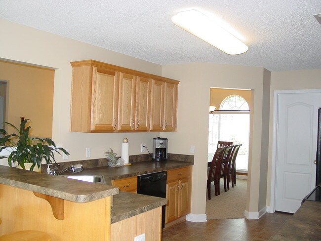 Building Photo - 215 Pink Dogwood Ln