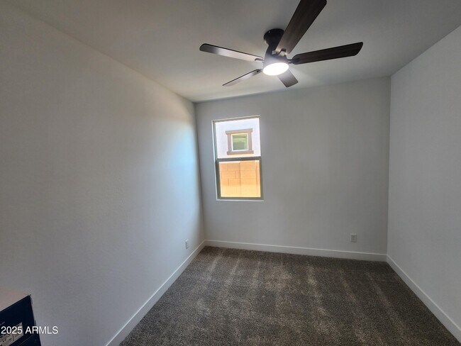 Building Photo - 11214 N 168th Dr