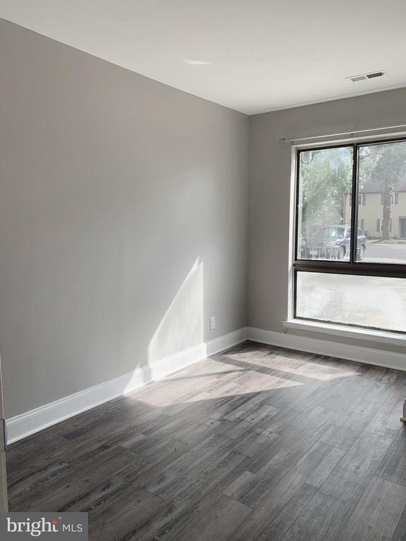 Building Photo - 15 Buttonwood Rd