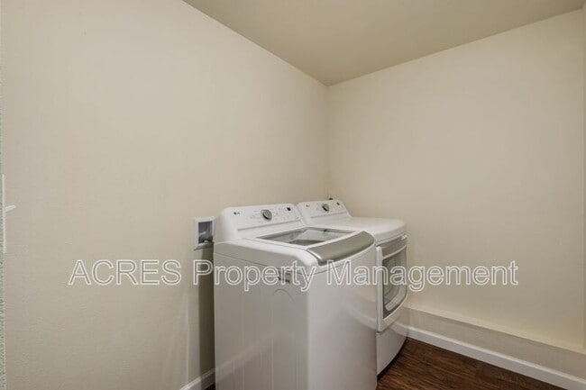 Building Photo - 12126 SE 160th St