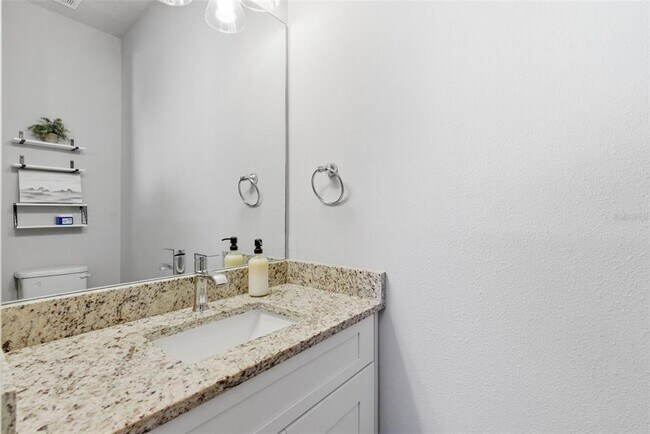 Building Photo - 3902 W Everett Ave