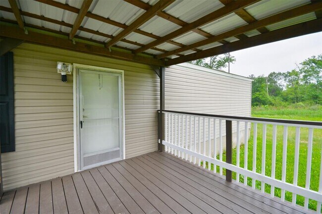 Building Photo - 136 Birchwood Dr