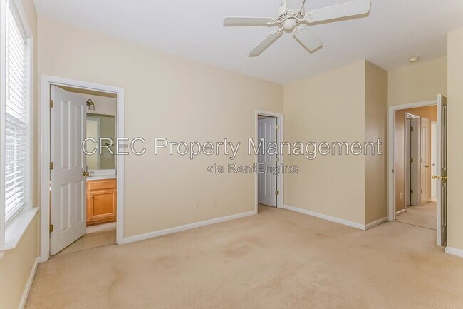 Building Photo - 105 Barberry St