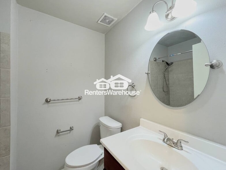 Building Photo - 1103 Saul Ct