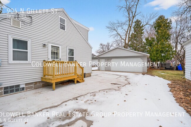 Building Photo - 904 N Gillett St