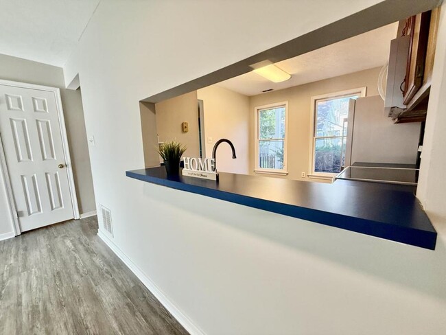 Building Photo - 2504 Thicket Greene Ct