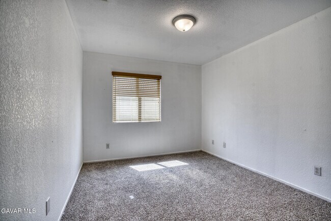 Building Photo - 45444 Spahn Ln