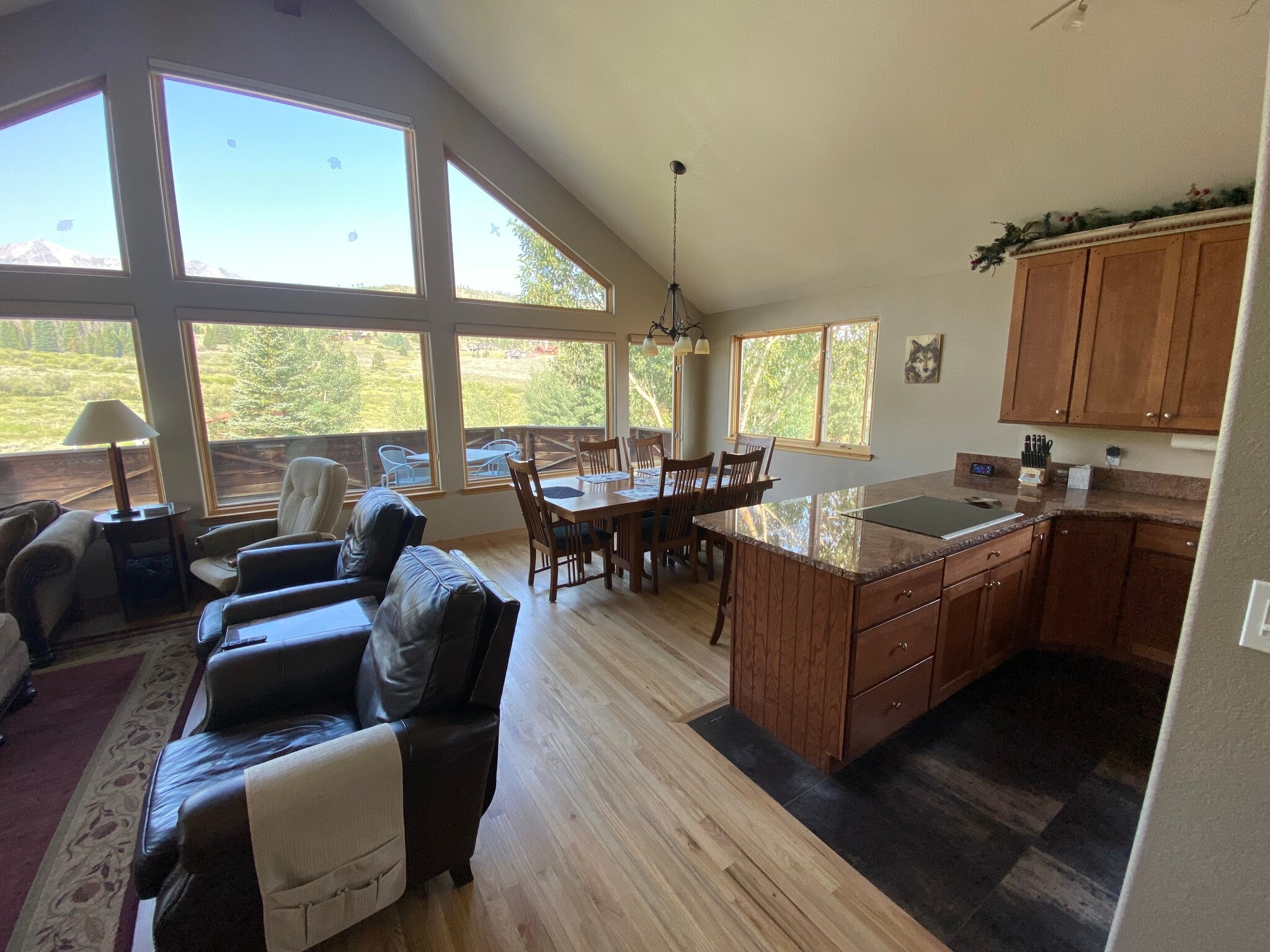 Upstairs Living/Dining - 588 Lake View Cir W