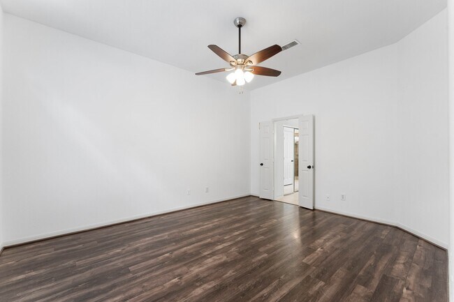 Building Photo - 31 W Greenhill Terrace Pl