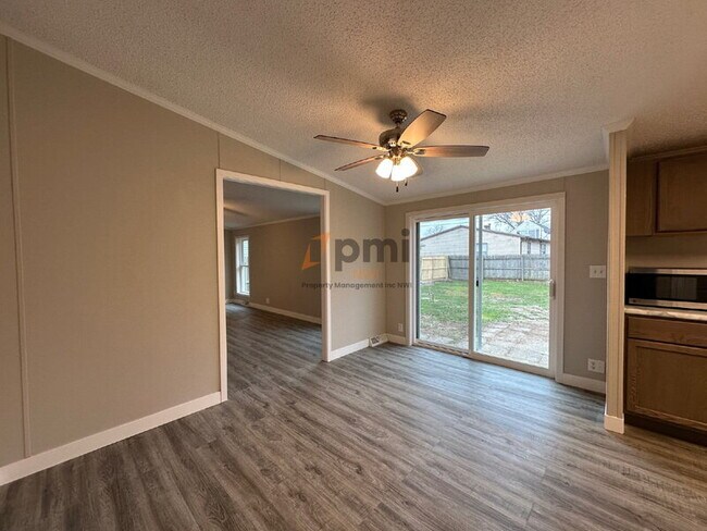 Building Photo - 798 Governor Rd