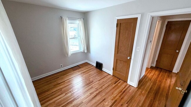 Building Photo - Charming 2BR Home with Yard and Garage in Northeast