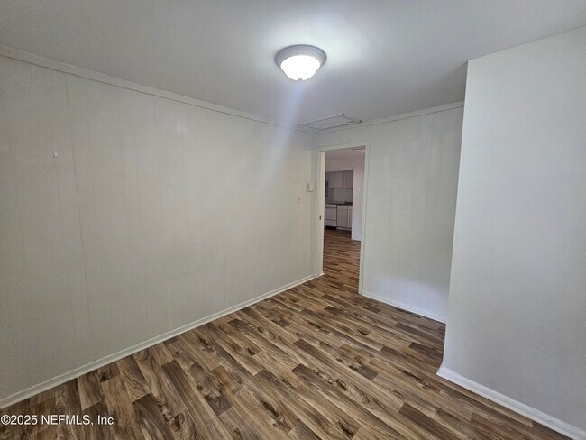 Building Photo - 2514 Algonquin Ave