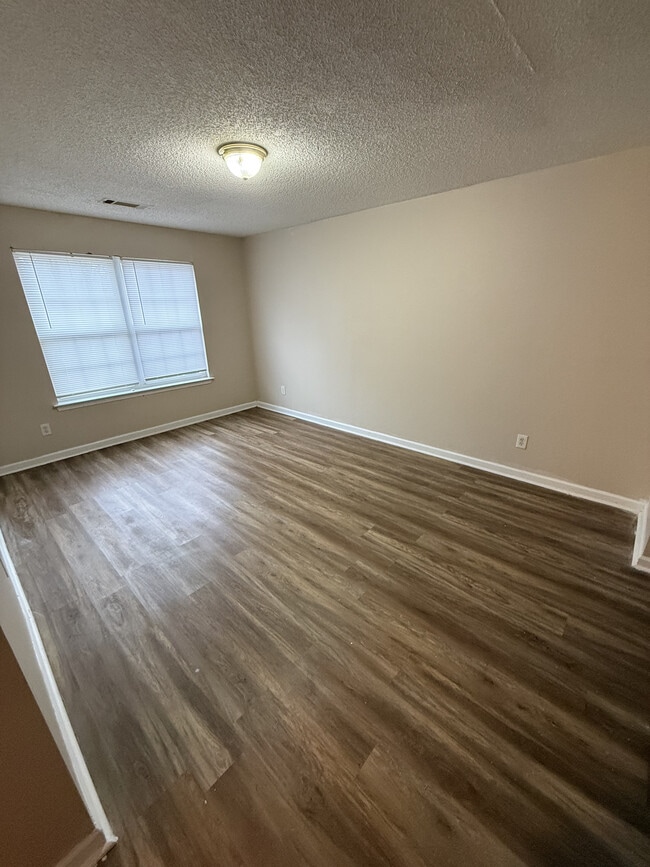 Building Photo - 460 Parkway Rd