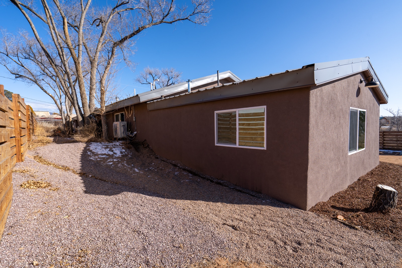 Building Photo - 2200 W Alameda St