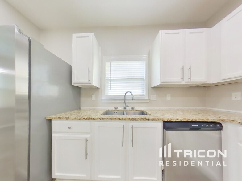 Building Photo - 9106 Valleyview Ct