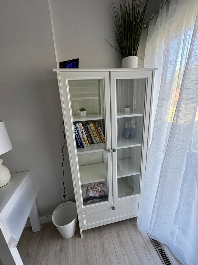 Building Photo - 61 Southgate Course