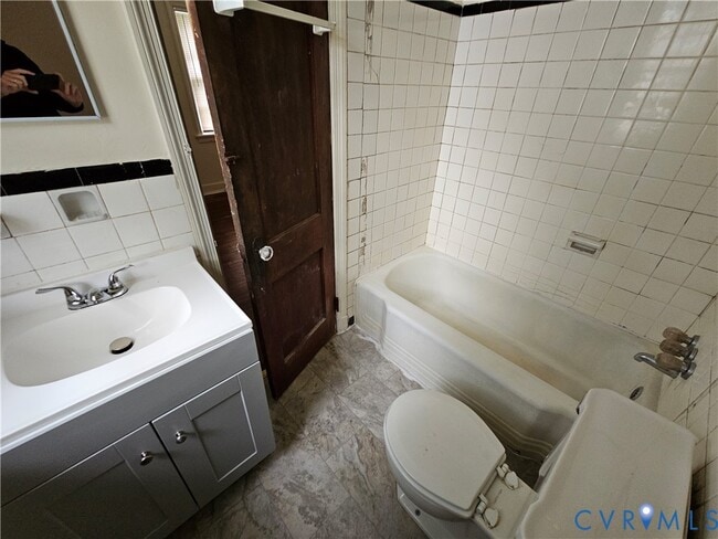 Building Photo - 1305 Chambers St