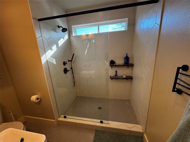 Building Photo - 1802 Seevers Ave