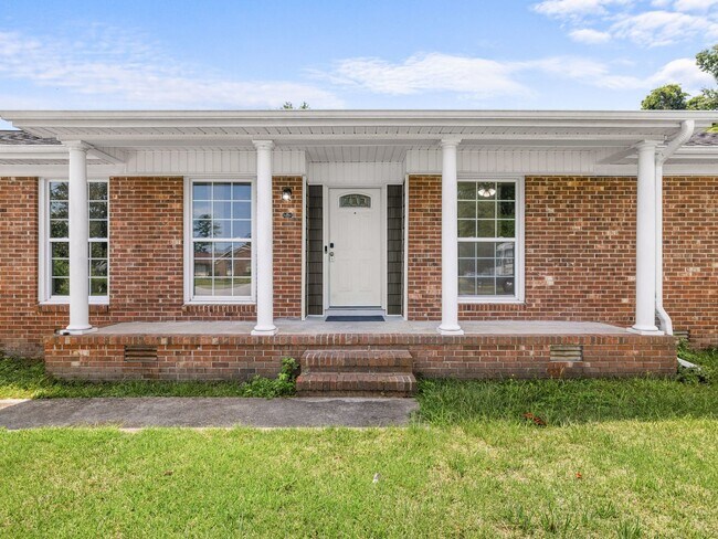 Building Photo - Brynn Marr Home