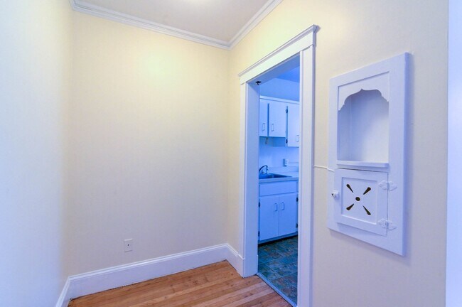 Building Photo - 17 Greenleaf St