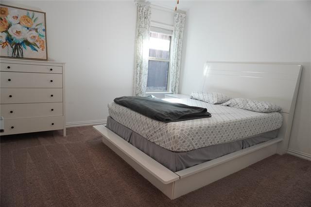 Building Photo - 2046 Hollow Creek Trail