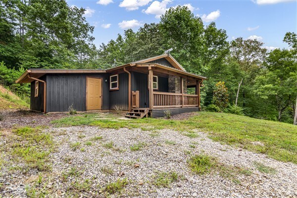 Building Photo - 1519 Tipton Springs Rd