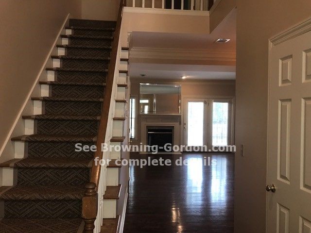 Building Photo - Spectacular 3 Bedroom Condo in Burton Hills