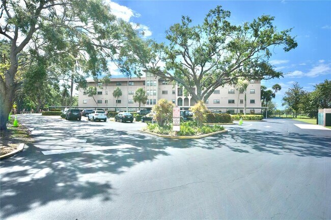 Building Photo - 6150 Gulfport Blvd S