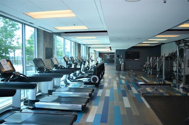 Building Photo - 400 W Peachtree St NW