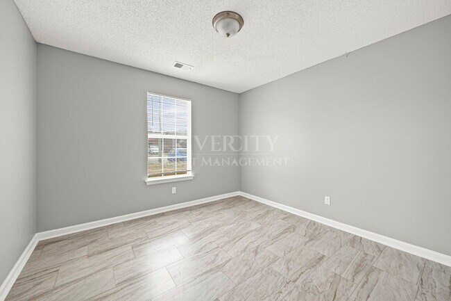 Building Photo - 2516 Wellons Ave