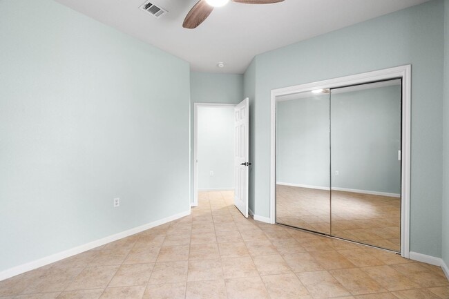 Building Photo - 104 Bronco Cir