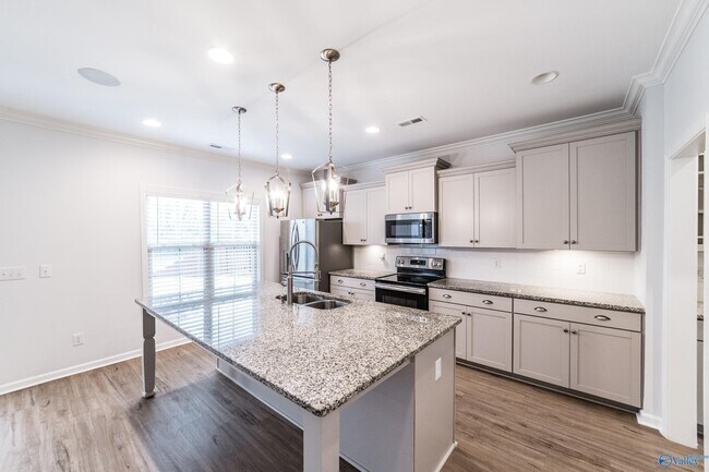 Building Photo - 15036 Lakeside Trail SW