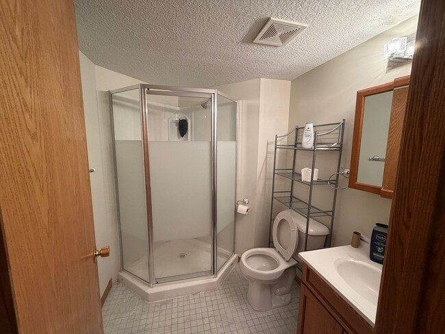 Building Photo - Beautiful 5 Bedroom 3 Bath Home for Rent in Lakeville!! Available NOW!