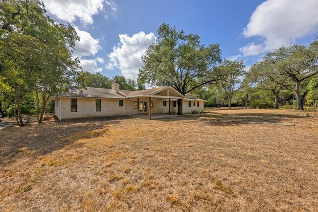 Building Photo - 302 Westlake Dr