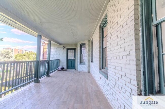 Building Photo - 1729 Park Ave