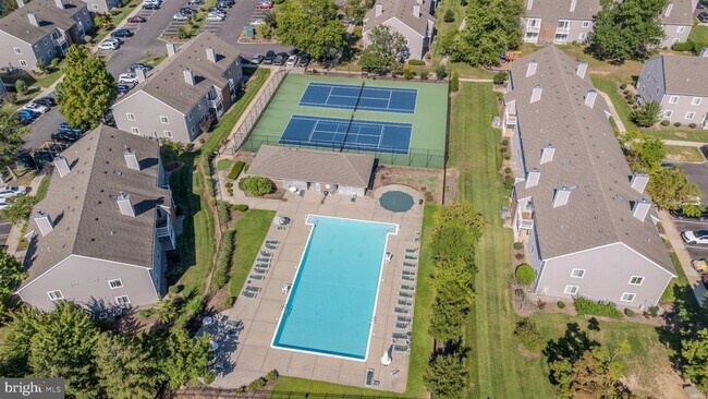 Building Photo - 8304 Tamarron Dr
