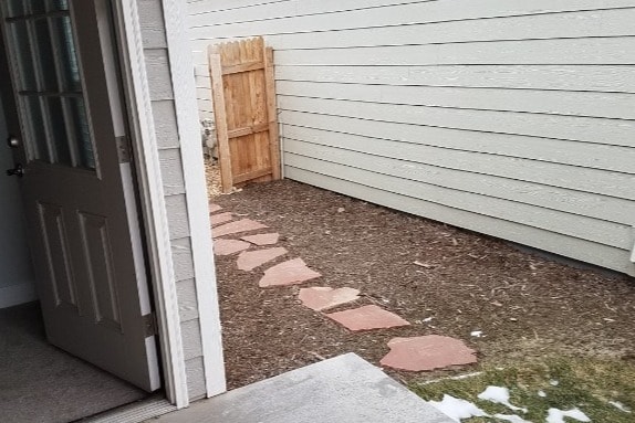South Side Yard - 448 Trailcrest Ct