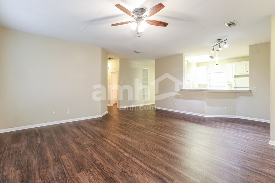 Building Photo - 13541 Lake Breeze Ln