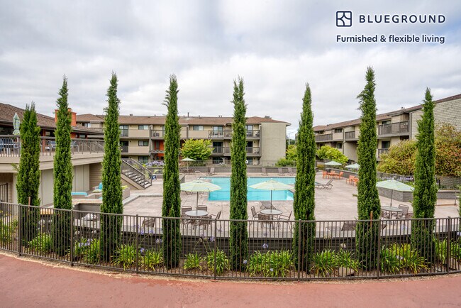 Building Photo - 622 Edgewater Blvd