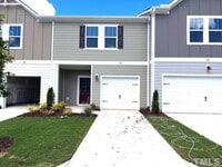 Building Photo - 3 Bedroom Townhome with Garage for Rent