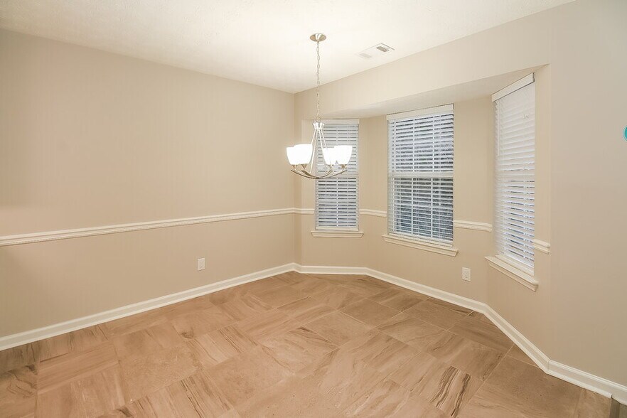 Building Photo - 254 Player's Cir