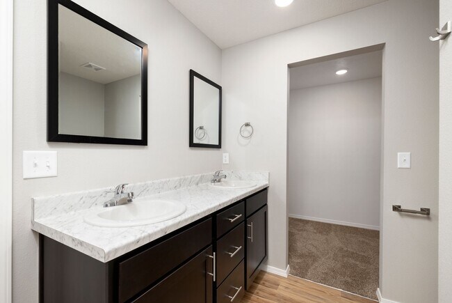 Building Photo - Brand New 3 Bedroom Home in Aurora