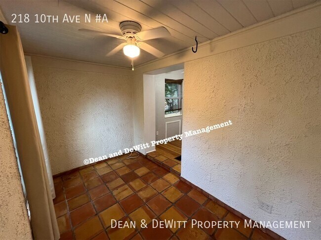 Building Photo - 218 10th Ave N