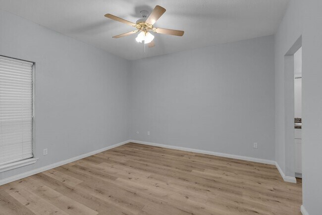 Building Photo - 9707 Richmond Ave.