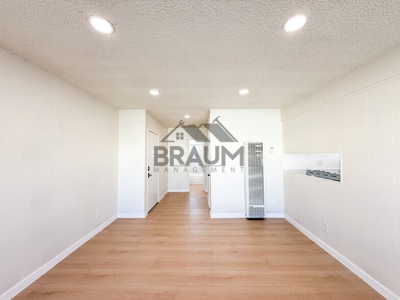 Building Photo - 4636 Laurel Canyon Blvd