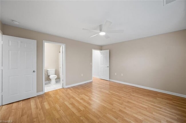 Building Photo - 3712 Cotswold Ave