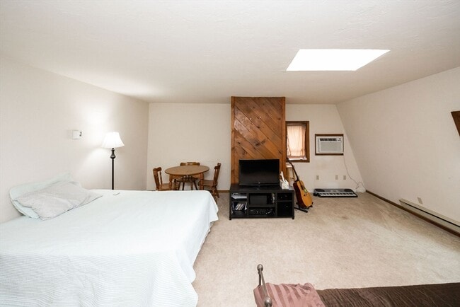 Building Photo - 90 Brightwood Ave