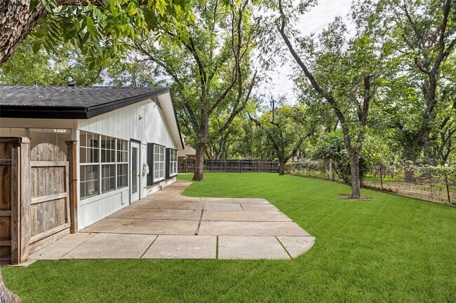 Building Photo - 8735 S Monticello Cir